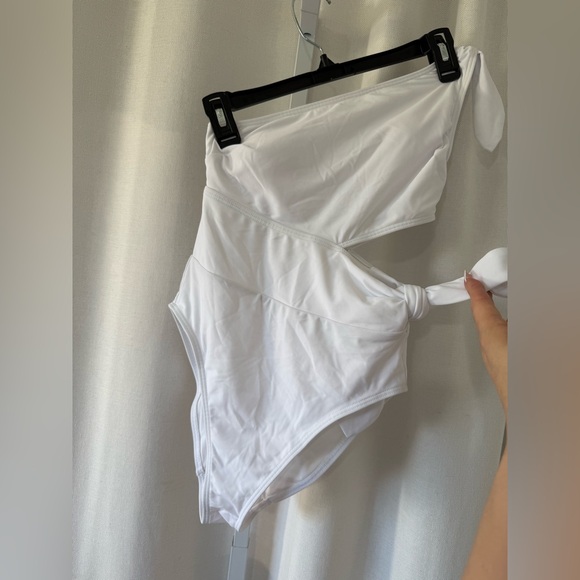 Ted baker white one shoulder swimsuit FINAL PRICE - Picture 6 of 8